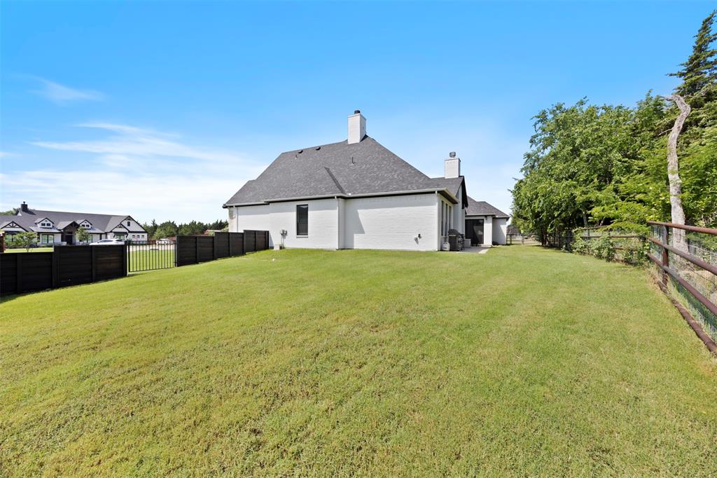 Cross Fence at Oak Vista - Residential