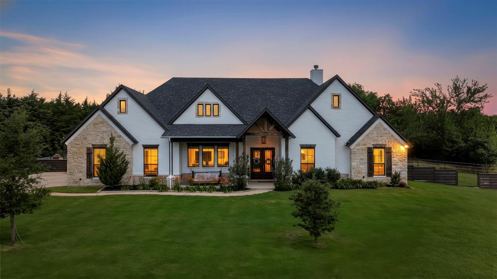 Cross Fence at Oak Vista - Residential