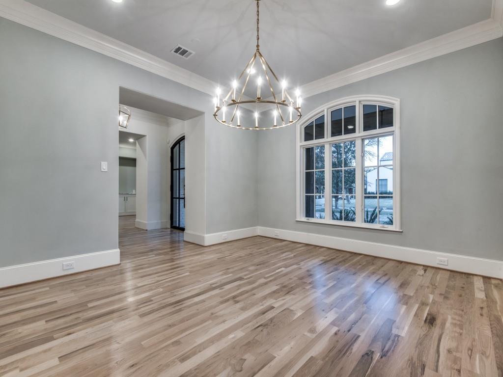Royal Crest - Residential