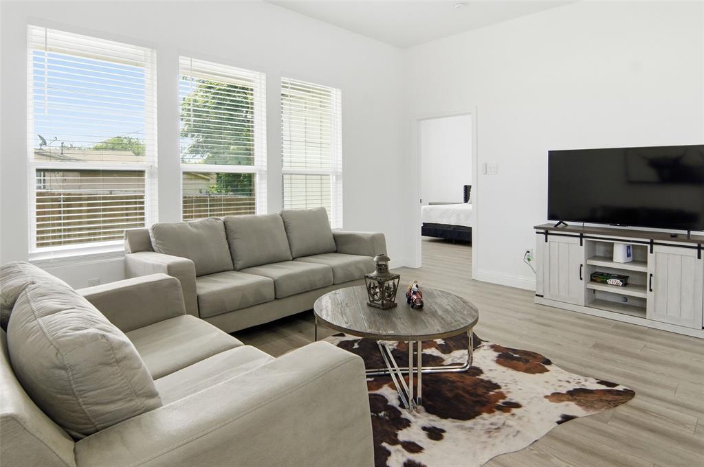 Ellis M G Add - Residential