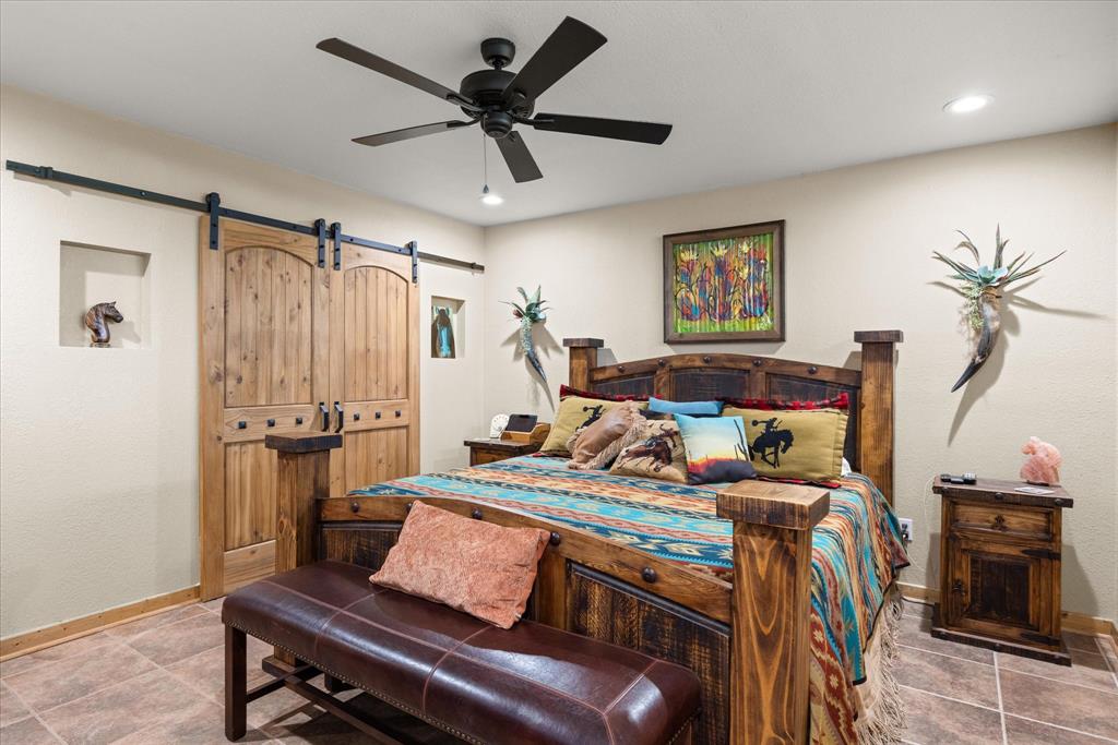 COUNTRY HILLS - Residential