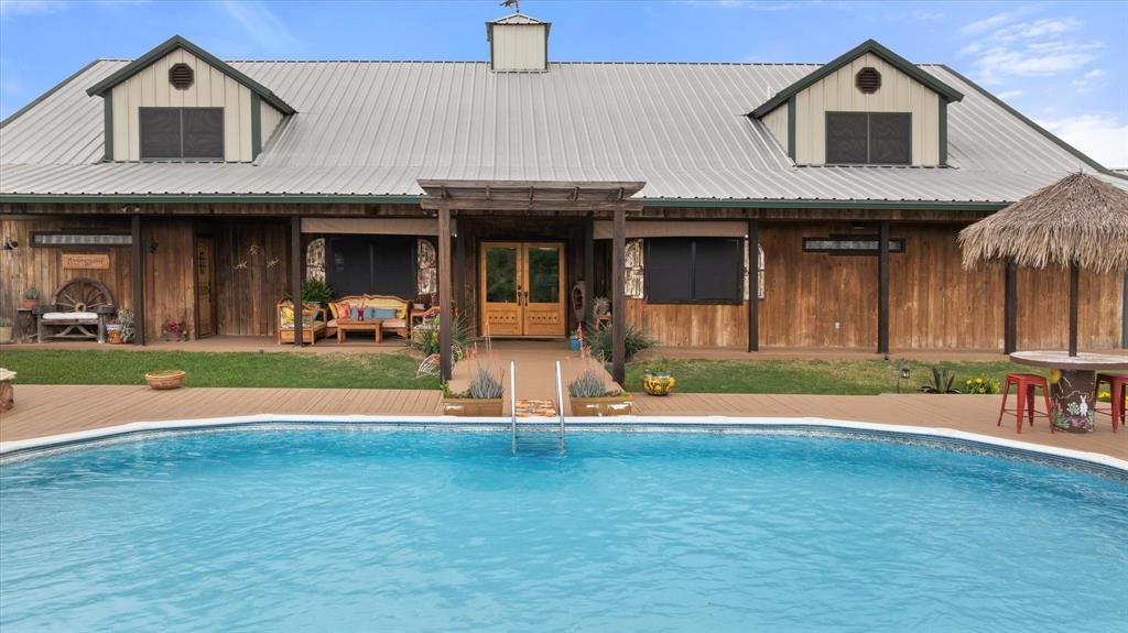 COUNTRY HILLS - Residential
