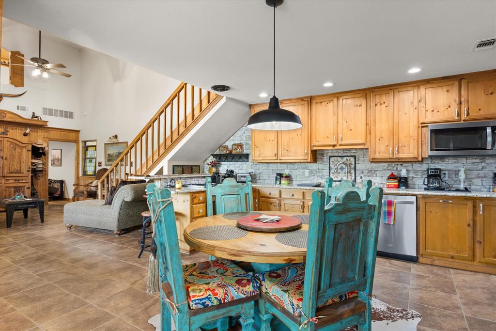 COUNTRY HILLS - Residential