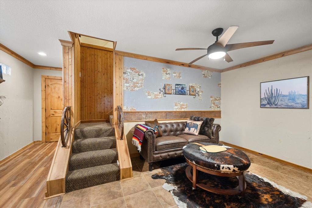 COUNTRY HILLS - Residential