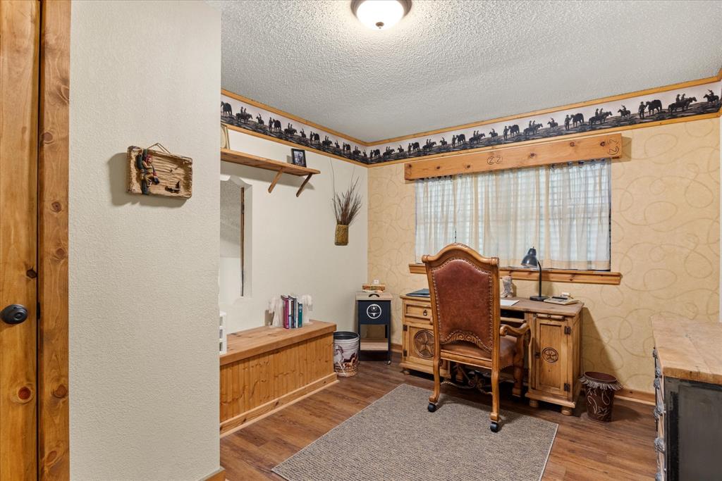 COUNTRY HILLS - Residential