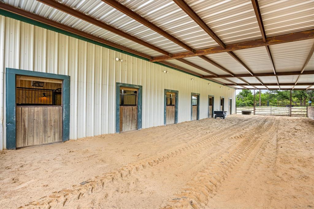 COUNTRY HILLS - Residential