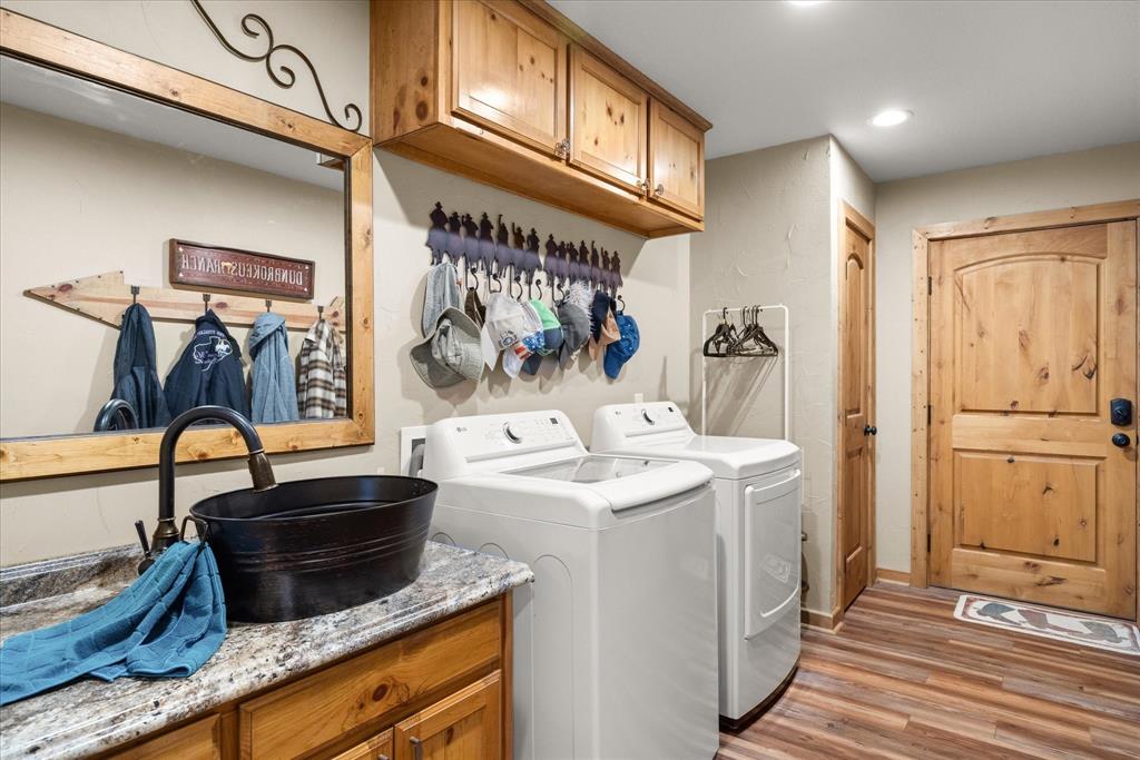 COUNTRY HILLS - Residential