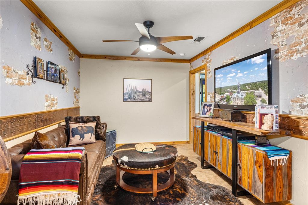 COUNTRY HILLS - Residential