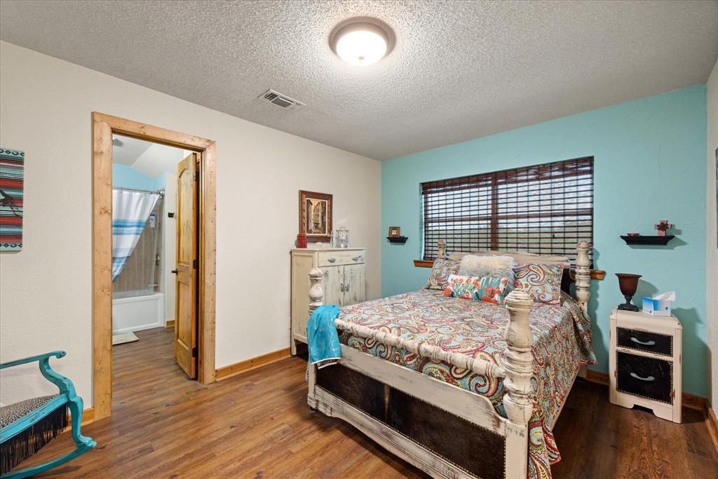 COUNTRY HILLS - Residential