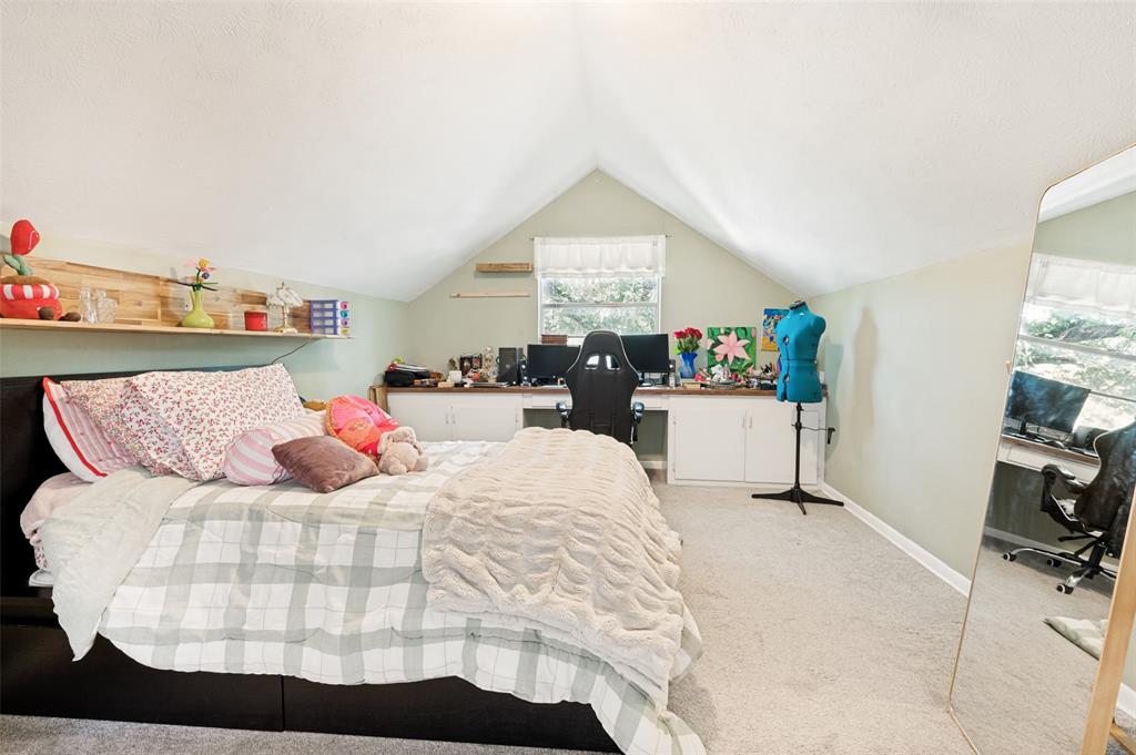 OAKS, THE (ARLINGTON) - Residential