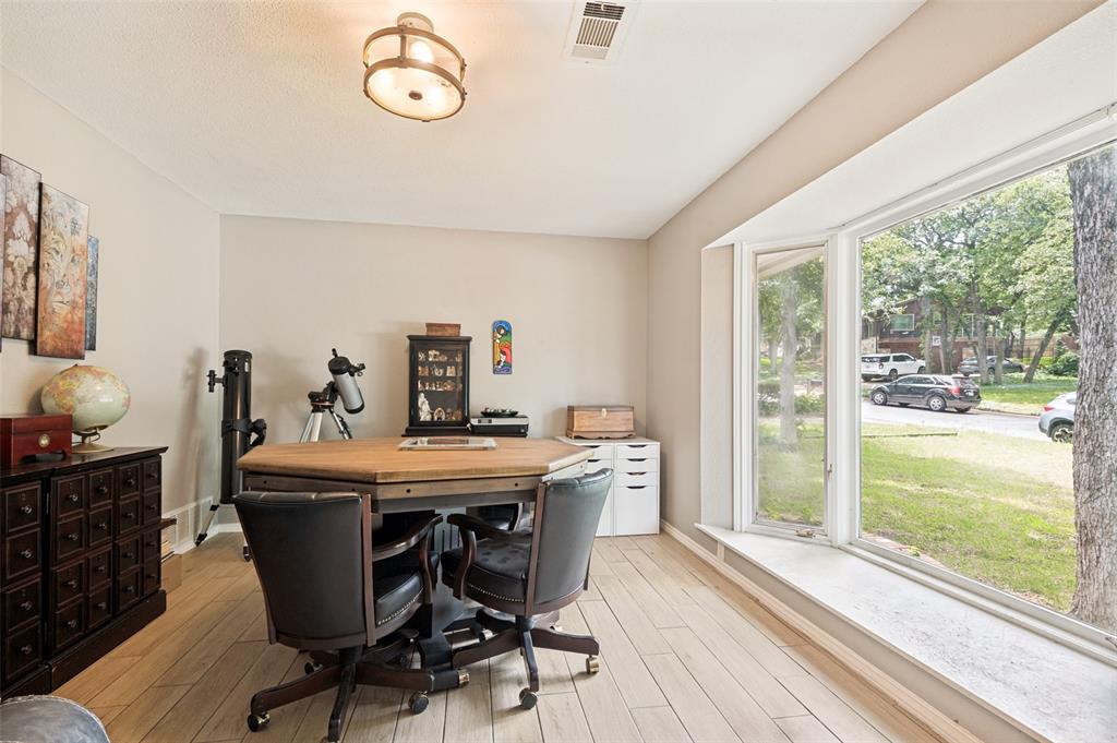 OAKS, THE (ARLINGTON) - Residential