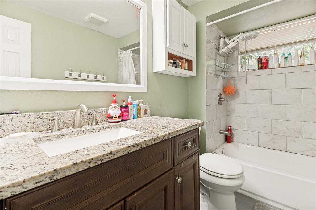 OAKS, THE (ARLINGTON) - Residential