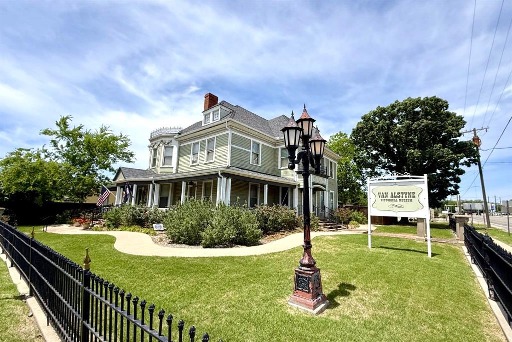 Oaklawn - Residential