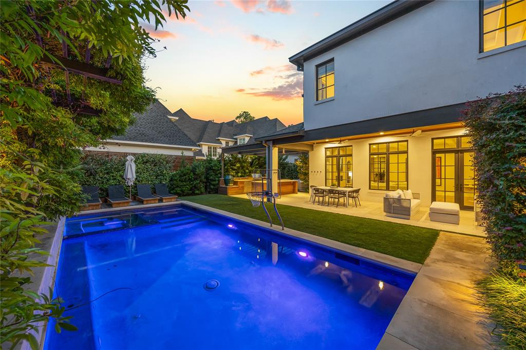 Walnut Crest - Residential
