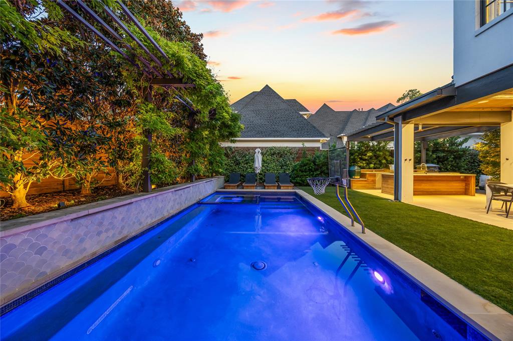 Walnut Crest - Residential