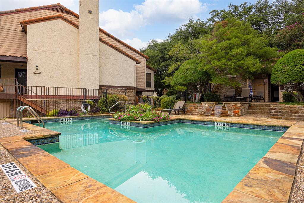 Preston Oaks Crossing Condos 01 & 02 - Residential