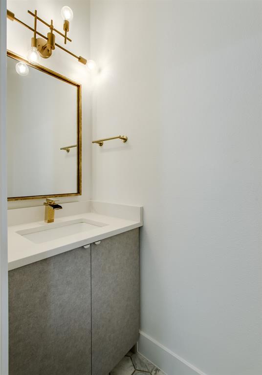 DALLAS LAND & LOAN 3 - Residential Lease