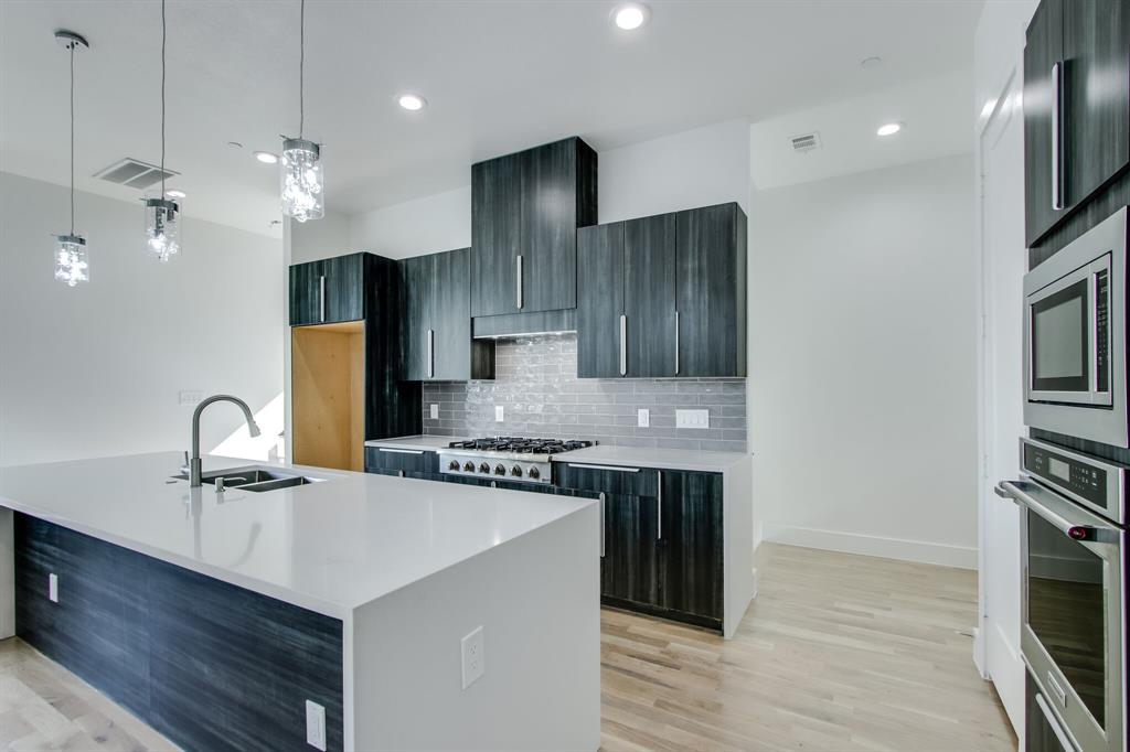 DALLAS LAND & LOAN 3 - Residential Lease