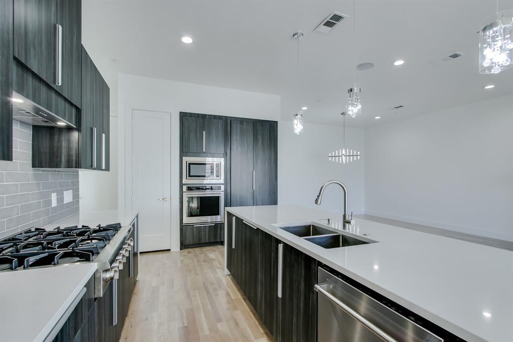 DALLAS LAND & LOAN 3 - Residential Lease