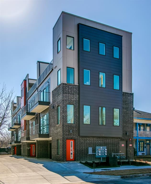 BISHOP ARTS - Fantastic lease opportunity!  Stunning 4 level, just a quick walk to the restaurants and shops! Light, bright, high ceilings, lots of windows. 42in European finish Formica kitchen cabinets, waterfall countertop on island, Cat-6 cable, 5.1 surr sound on 4th floor, and speakers in Master. 62in clean burning ethanol fireplace. Living areas have luxurious white oak wood floors and half bath for convenience. Tankless water heater. Rooftop deck with gas connection for grill, wet bar, and speakers. Versatile floor plan - 4th floor can be 2nd master or living-media room.  First floor has small office with lots of built-in storage.  This unit is the last one furthest from the street.  Very quiet and private.
Showings to begin after November 17th.