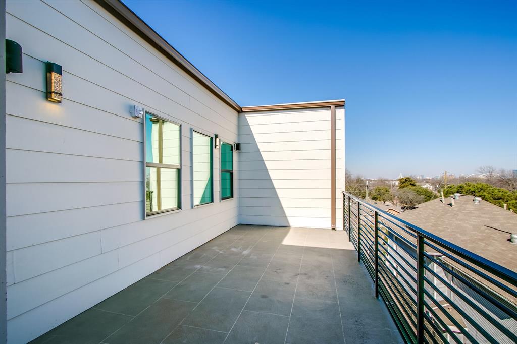 DALLAS LAND & LOAN 3 - Residential Lease