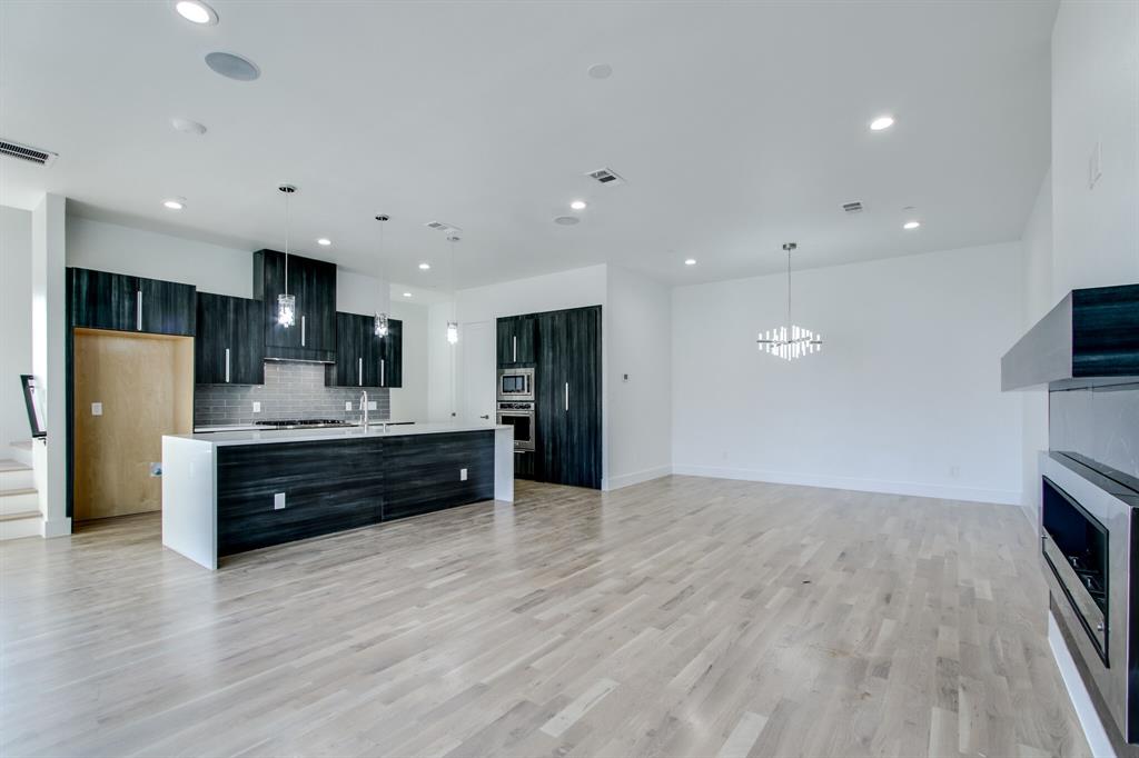 DALLAS LAND & LOAN 3 - Residential Lease