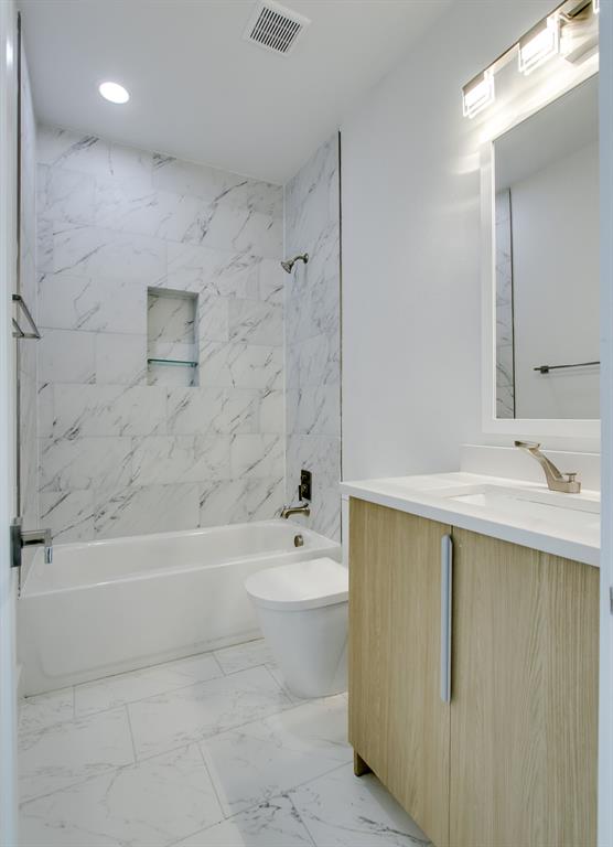 DALLAS LAND & LOAN 3 - Residential Lease