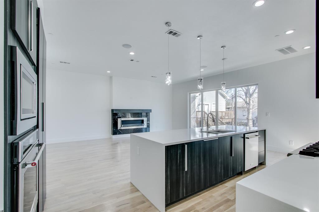 DALLAS LAND & LOAN 3 - Residential Lease
