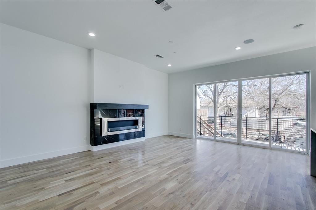 DALLAS LAND & LOAN 3 - Residential Lease