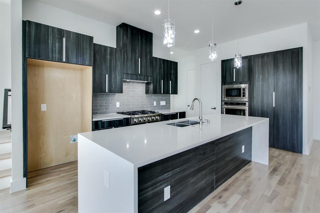 DALLAS LAND & LOAN 3 - Residential Lease