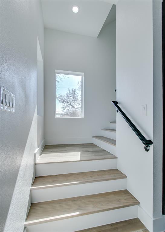 DALLAS LAND & LOAN 3 - Residential Lease