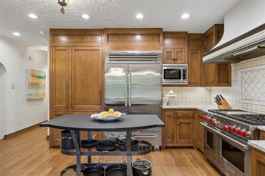 Country Club Estates - Residential