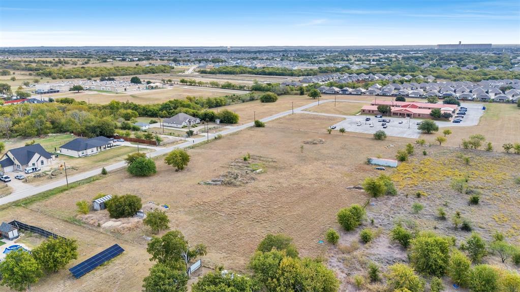 Build your dream home in one of the area’s most sought-after locations! This beautiful residential lot offers a perfect combination of convenience and charm — just near an elementary school located in the 76179 zip code. Enjoy the peaceful surroundings of an established neighborhood with easy access to shopping, dining, and major highways.
With plenty of space to design and create the home you’ve always envisioned, this property is ideal for families, builders, or anyone seeking a prime location with lasting value.
Don’t miss this rare opportunity — schedule a viewing and explore the possibilities today!