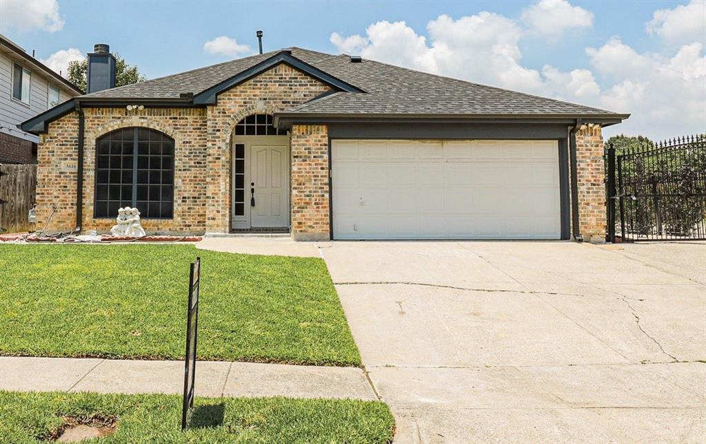 Recently remodel both bathrooms, lightning fixtures, new floor, new gutters, new roof, fresh paint, new fence... ready for move-in, must see inside.
Property is located at the center of Arlington easy access to major highways and shopping centers.