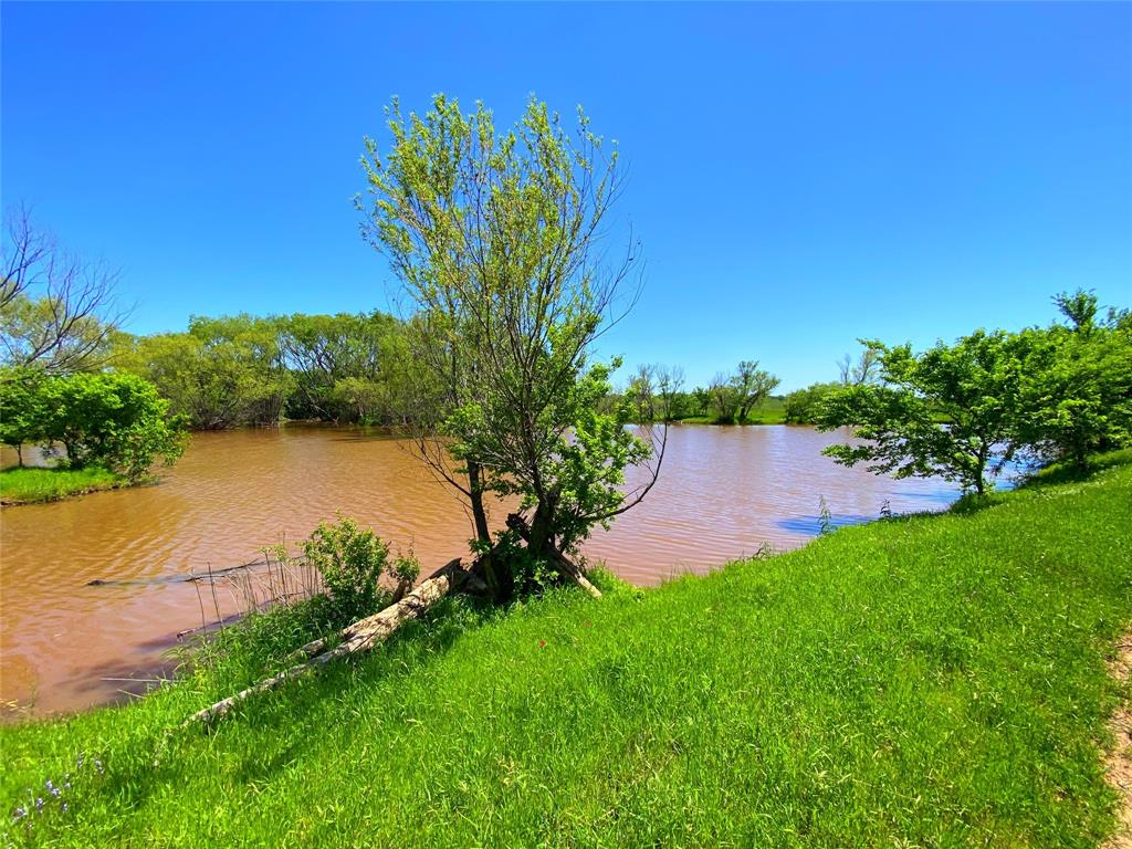 275.069 Acres, Block 2827, TE&L Co. Survey, A-765 - Land