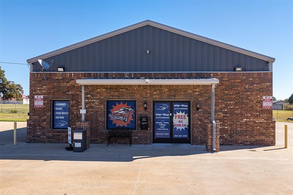 Carlton Center Ph 03 - Commercial Sale