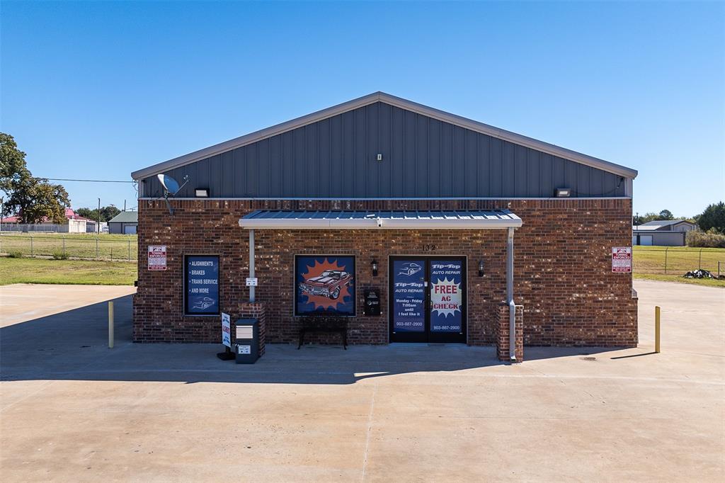Carlton Center Ph 03 - Commercial Sale