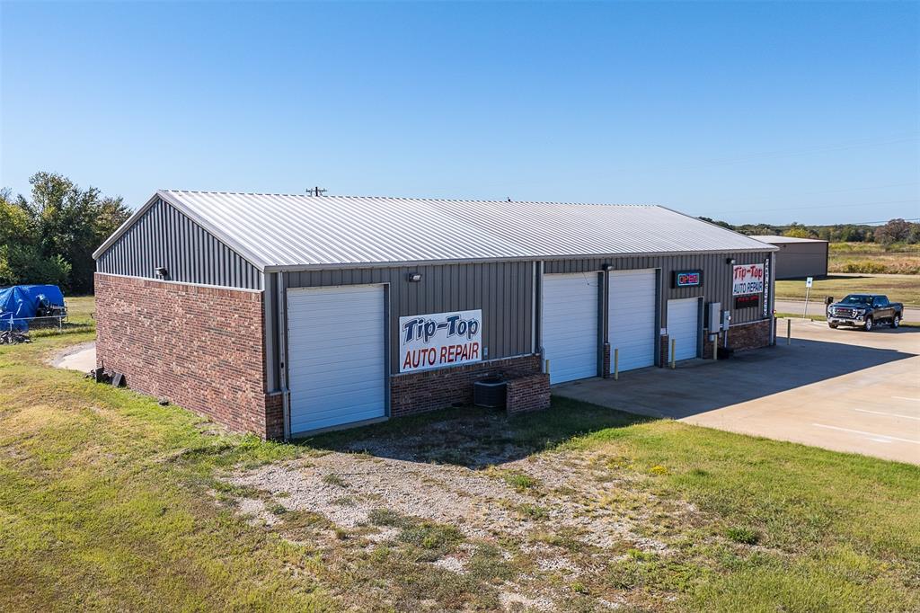 Carlton Center Ph 03 - Commercial Sale