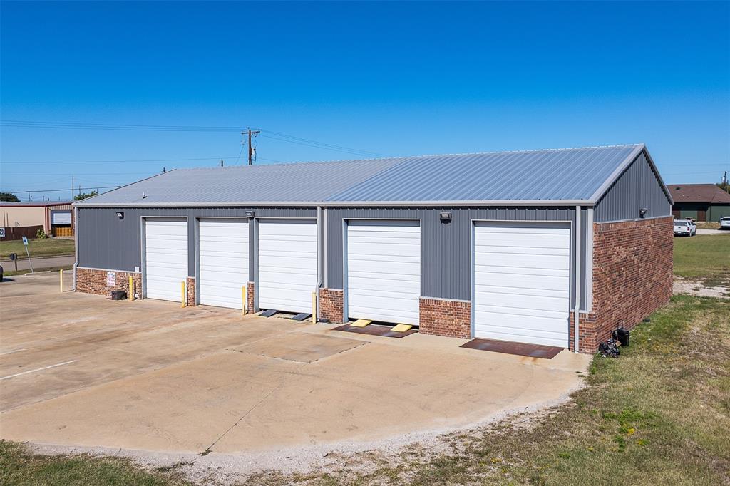 Carlton Center Ph 03 - Commercial Sale