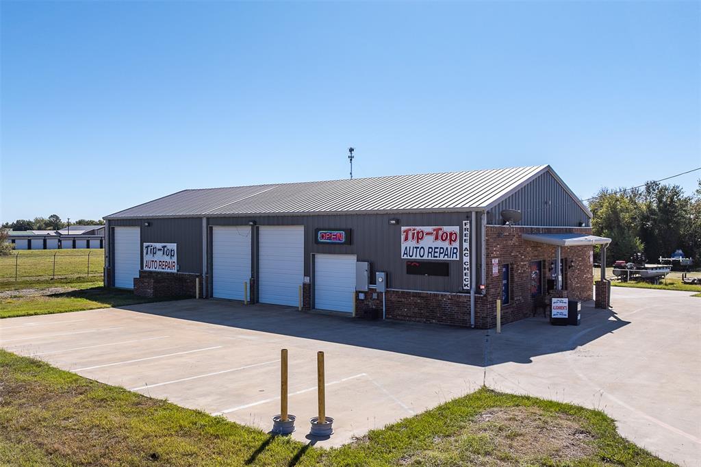 Carlton Center Ph 03 - Commercial Sale