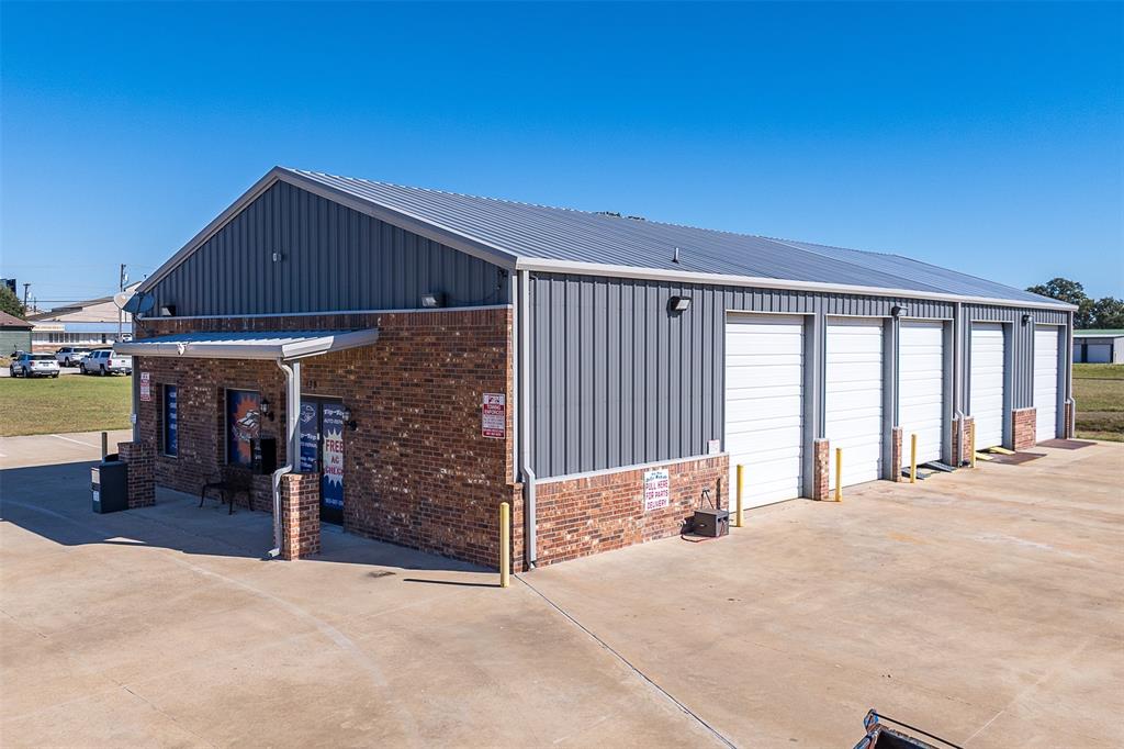 Carlton Center Ph 03 - Commercial Sale