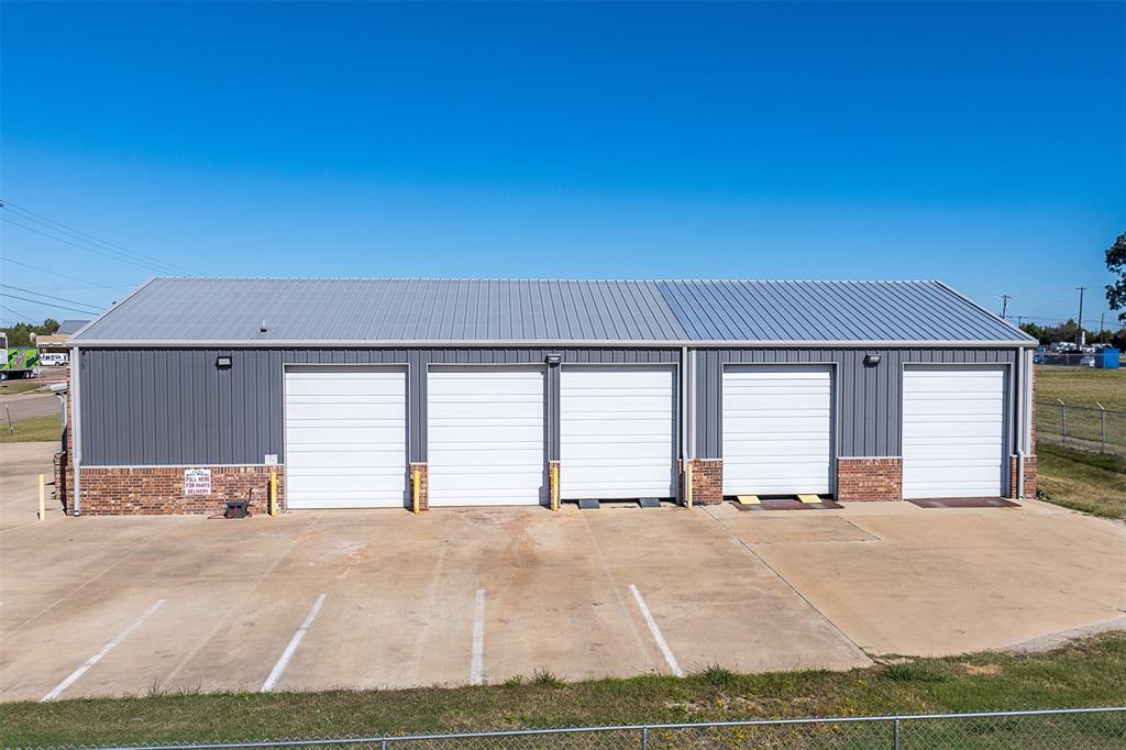 Carlton Center Ph 03 - Commercial Sale
