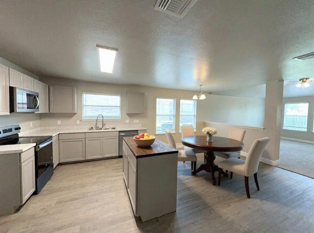 Village Of Runyon Spgs - Residential