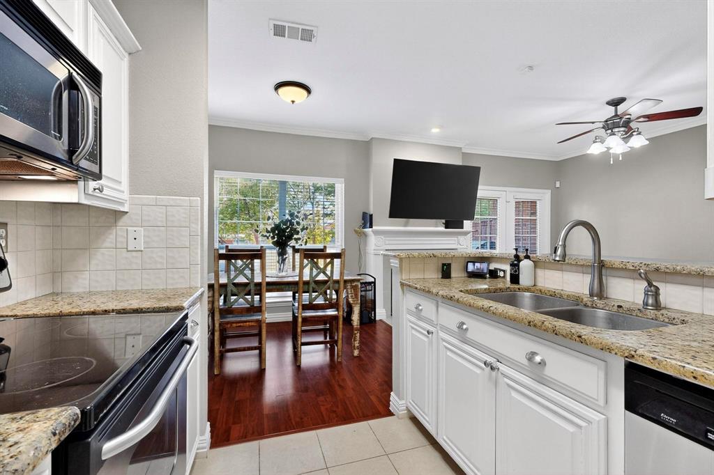 Lakeside Landing Townhomes 02 - Residential