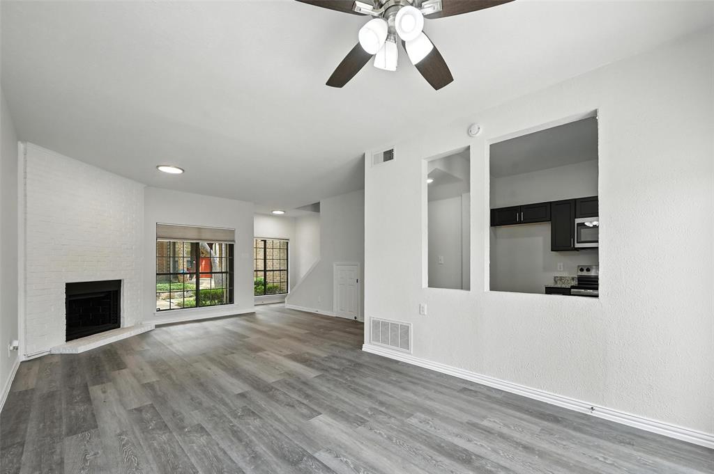 Glen Oaks Twnhms Condo - Residential