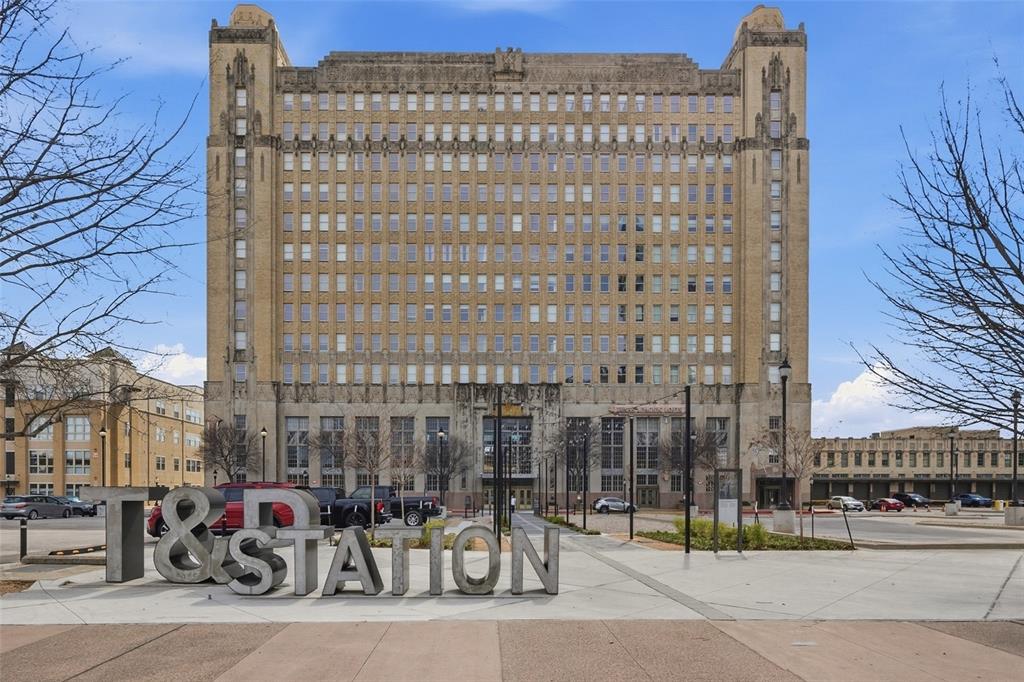 Texas & Pacific Lofts Condo - Residential