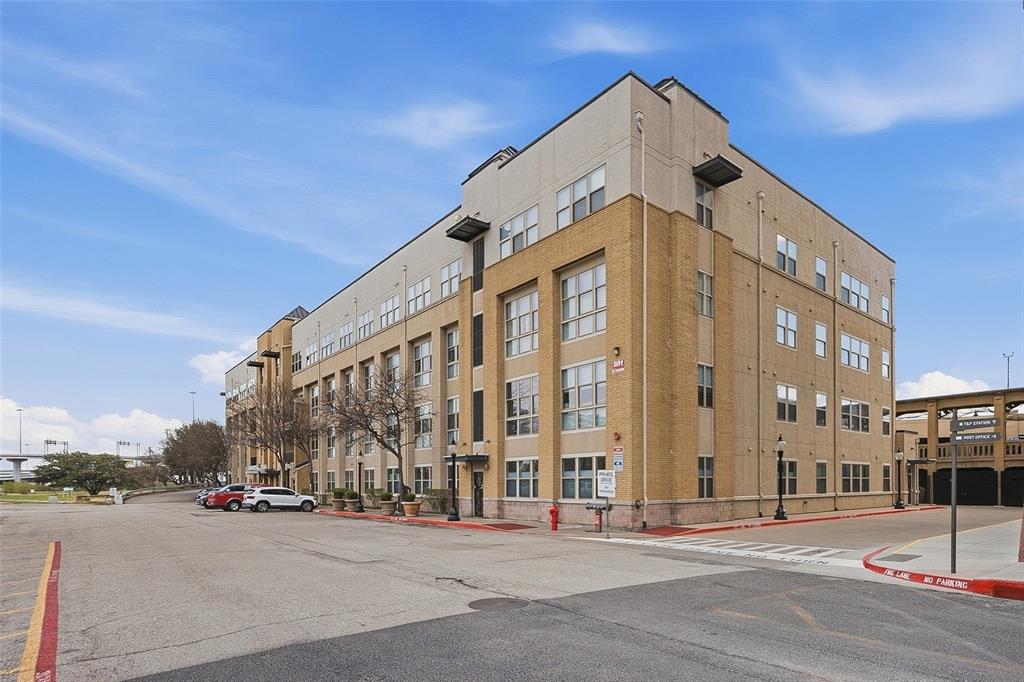 Texas & Pacific Lofts Condo - Residential