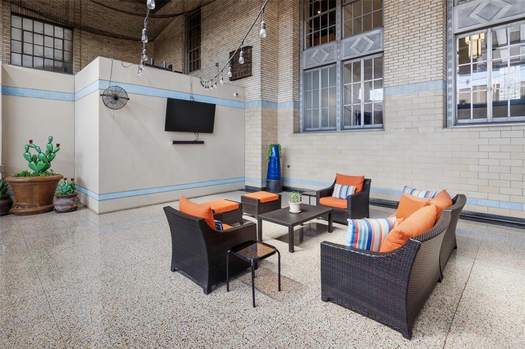 Texas & Pacific Lofts Condo - Residential