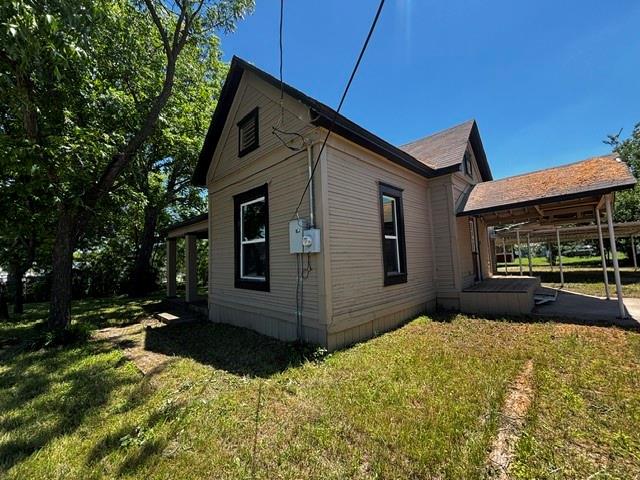 Lawn Place 01 - Residential