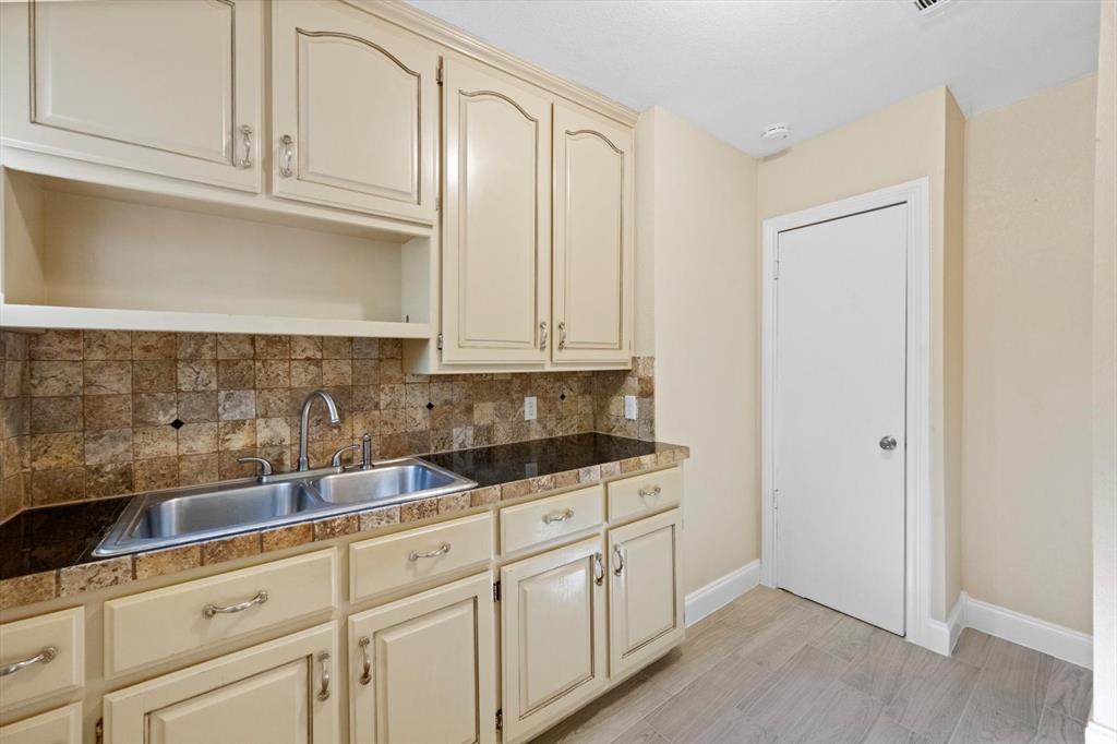 CRESTLAND ADD - Residential